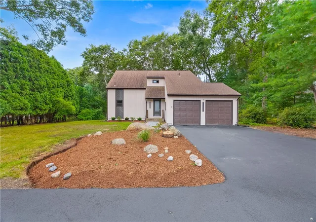 Photo 2 of Single family home for sale at 6 Acacia Ct, Coventry, RI 02816 | MLS# 1422706 | Listing updated on 2026-09-28