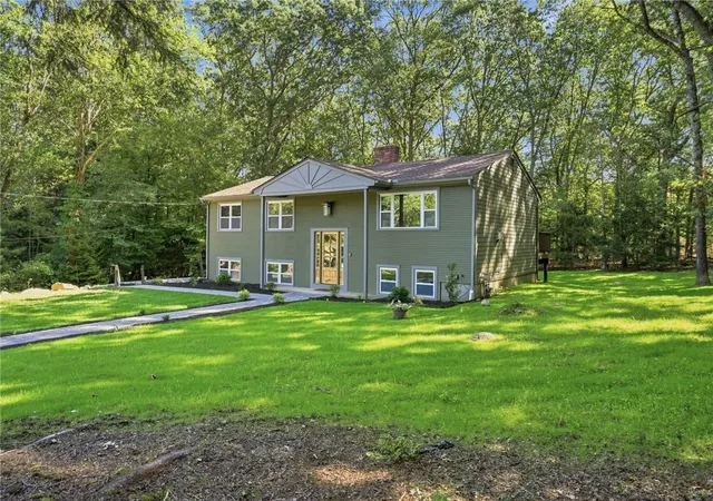 Photo 2 of Single family home for sale at 154 Spring Valley Dr, East Greenwich, RI 02818 | MLS# 1421496 | Listing updated on 2026-10-03