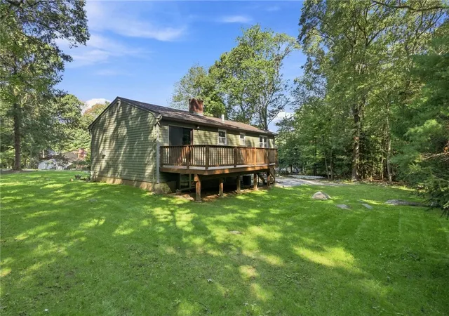 Photo 3 of Single family home for sale at 154 Spring Valley Dr, East Greenwich, RI 02818 | MLS# 1421496 | Listing updated on 2026-10-03