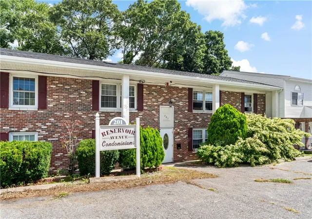 Condo for sale at 201 Reservoir Ave, Lincoln, RI 02865 | MLS# 1422777