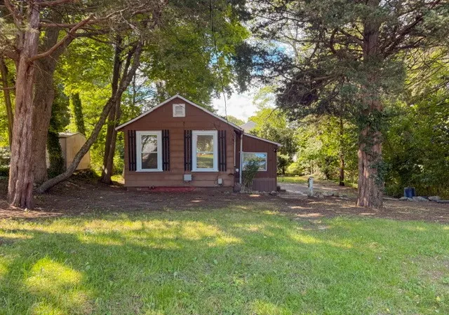 Photo 1 of Sale Pending at 29 Congdon Ave, North Kingstown, RI 02852 | MLS# 1422563 | Listing updated on 2026-10-16