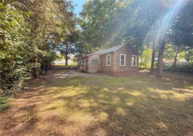 Photo 3 of Single family home for sale at 29 Congdon Ave, North Kingstown, RI 02852 | MLS# 1422563 | Listing updated on 2026-09-30