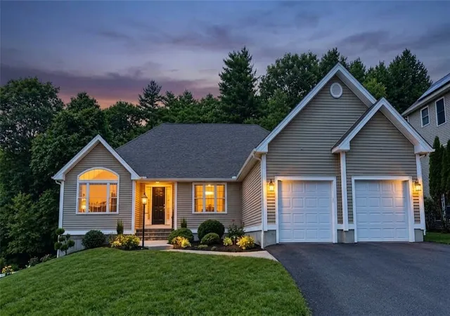 Photo 1 of Single family home for sale at 125 West Rd, Cumberland, RI 02864 | MLS# 1422766 | Listing updated on 2026-09-10