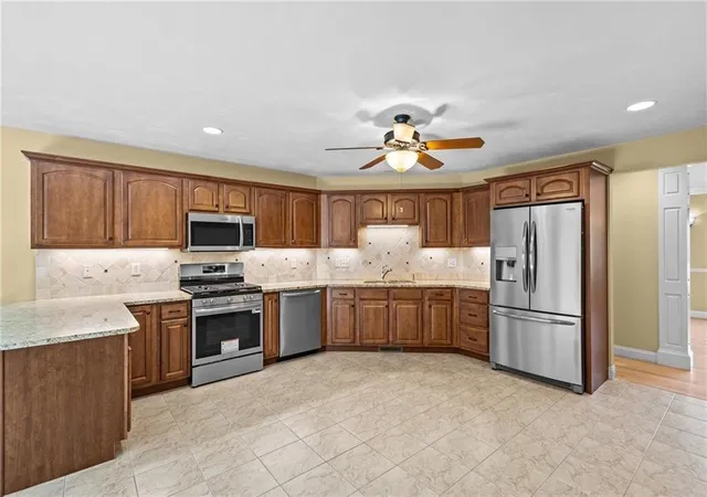 Photo 3 of Single family home for sale at 125 West Rd, Cumberland, RI 02864 | MLS# 1422766 | Listing updated on 2026-09-10