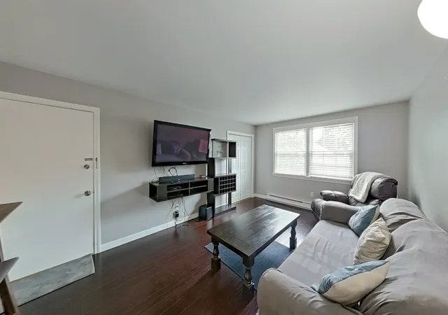 Photo 3 of Sale Pending at 45 Hammond St #3, Newport, RI 02840 | MLS# 1422797 | Listing updated on 2026-09-29