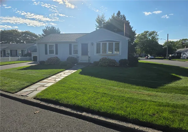 Photo 3 of Single family home for sale at 59 Ferncrest Dr, Pawtucket, RI 02861 | MLS# 1422648 | Listing updated on 2026-09-14