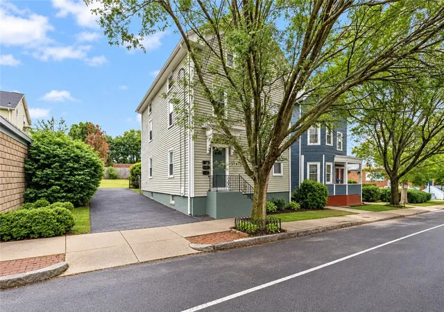 Photo 2 of Condo for sale at 510 Wickenden St #3, Providence, RI 02903 | MLS# 1421744 | Listing updated on 2026-10-16