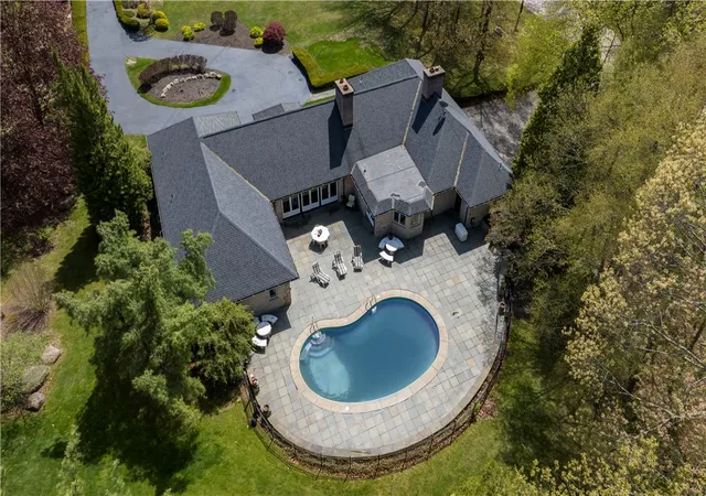 Photo 2 of Single family home for sale at 136 White Birch Cir, Hope, RI 02831 | MLS# 1422824 | Listing updated on 2026-10-04