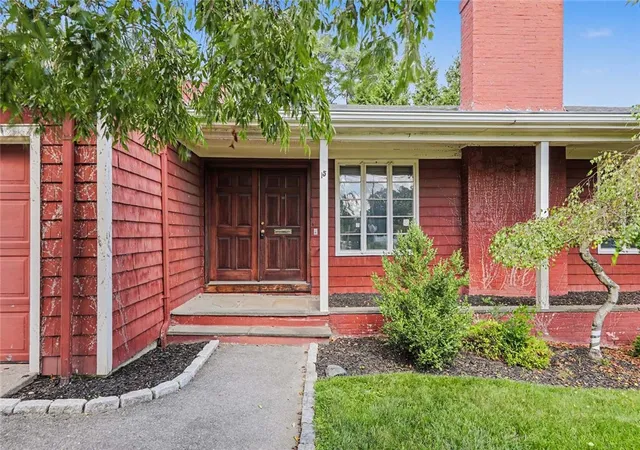 Photo 3 of Single family home for sale at 15 Cambria Ct, Pawtucket, RI 02860 | MLS# 1422796 | Listing updated on 2026-09-27