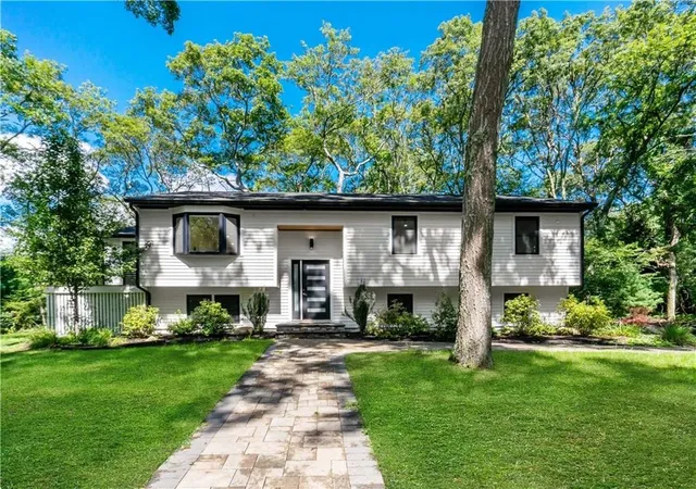 Photo 1 of Single family home for sale at 433 Gravelly Hl Rd, Wakefield, RI 02879 | MLS# 1422690 | Listing updated on 2026-10-03