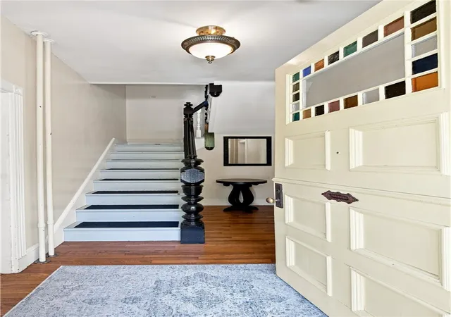 Photo 3 of Condo for sale at 8 Everett St #3, Newport, RI 02840 | MLS# 1422863 | Listing updated on 2026-09-12