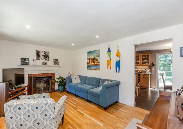 Photo 3 of Single family home for sale at 108 Elmwood Dr, North Kingstown, RI 02852 | MLS# 1420963 | Listing updated on 2026-10-03