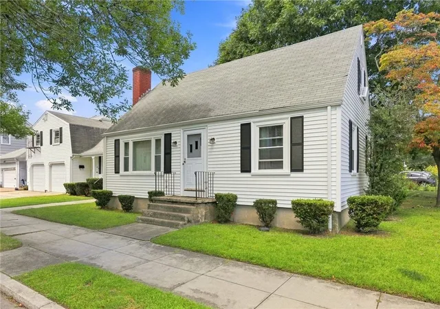 Photo 3 of Multi family home for sale at 85 Moorland Ave, Providence, RI 02908 | MLS# 1422874 | Listing updated on 2026-10-11