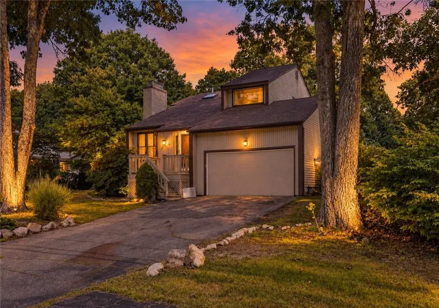 Photo 3 of Single family home for sale at 9 Eastgate Dr, Coventry, RI 02816 | MLS# 1422883 | Listing updated on 2026-10-16