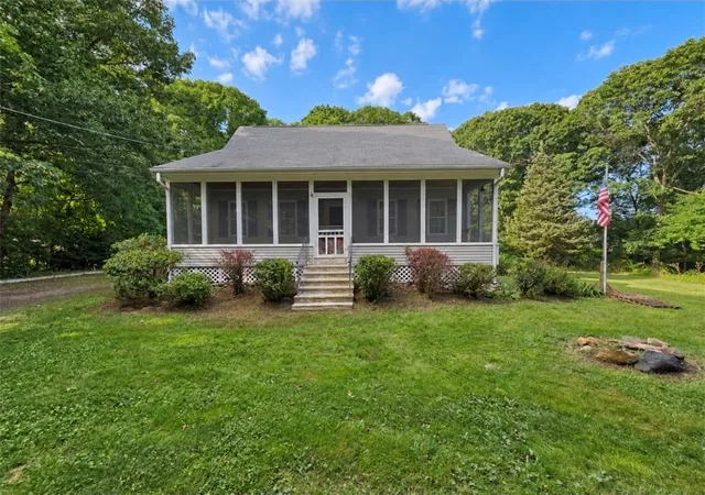Photo 2 of Single family home for sale at 30 Earle Dr, North Kingstown, RI 02852 | MLS# 1422844 | Listing updated on 2026-09-13
