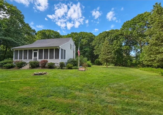 Photo 2 of Single family home for sale at 30 Earle Dr, North Kingstown, RI 02852 | MLS# 1422844 | Listing updated on 2026-09-13