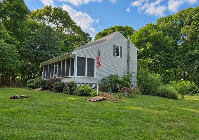 Photo 3 of Single family home for sale at 30 Earle Dr, North Kingstown, RI 02852 | MLS# 1422844 | Listing updated on 2026-09-13