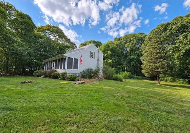 Photo 4 of Single family home for sale at 30 Earle Dr, North Kingstown, RI 02852 | MLS# 1422844 | Listing updated on 2026-09-13