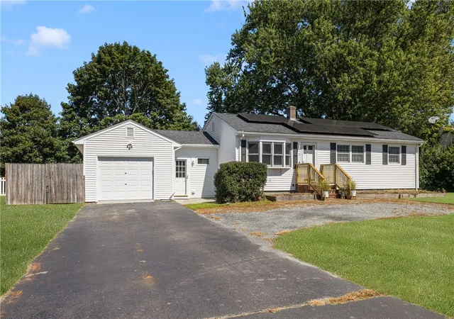 Photo 2 of Single family home for sale at 7 Namquid Dr, Middletown, RI 02842 | MLS# 1419997 | Listing updated on 2026-09-12