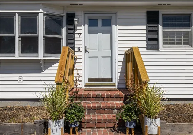 Photo 3 of Single family home for sale at 7 Namquid Dr, Middletown, RI 02842 | MLS# 1419997 | Listing updated on 2026-09-12