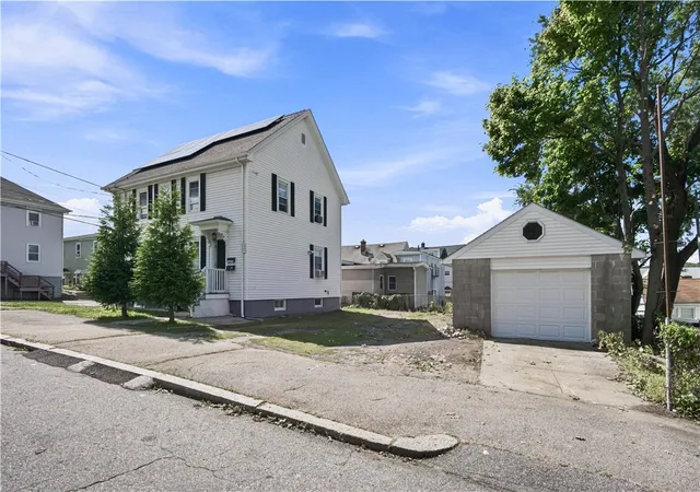 Photo 3 of Sale Pending at 509 Union Ave, Providence, RI 02909 | MLS# 1422294 | Listing updated on 2026-10-22