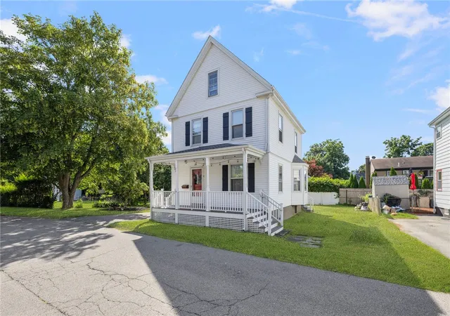 Photo 1 of Single family home for sale at 9 Cummings Rd, Newport, RI 02840 | MLS# 1422964 | Listing updated on 2026-09-24