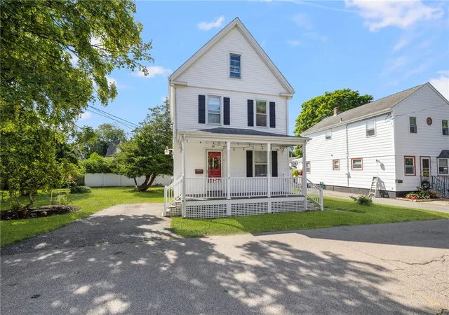 Photo 2 of Single family home for sale at 9 Cummings Rd, Newport, RI 02840 | MLS# 1422964 | Listing updated on 2026-09-24