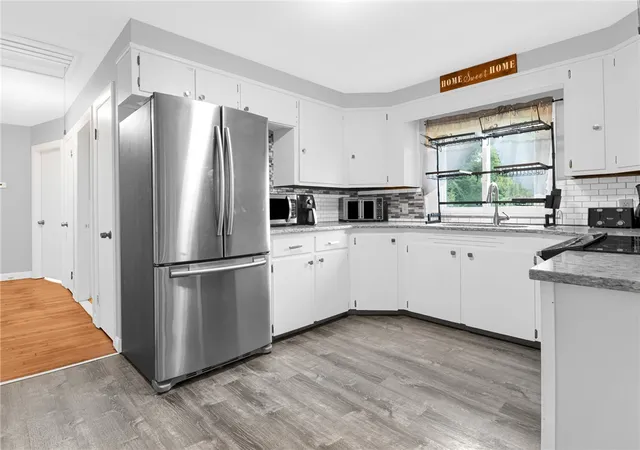 Photo 4 of Single family home for sale at 171 Tiogue Ave, Coventry, RI 02816 | MLS# 1422979 | Listing updated on 2026-09-21