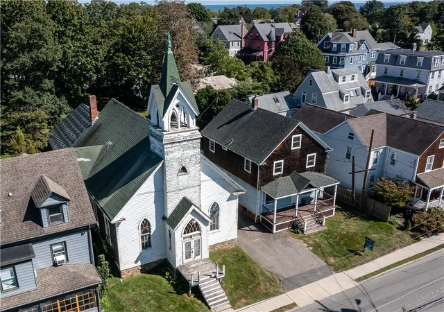 Photo 2 of Mansion for sale at 24 Annandale Rd, Newport, RI 02840 | MLS# 1422605 | Listing updated on 2026-09-11