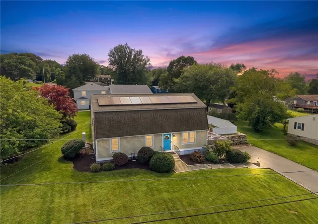 Photo 2 of Single family home for sale at 185 Kearns Ave, Tiverton, RI 02878 | MLS# 1422914 | Listing updated on 2026-10-12