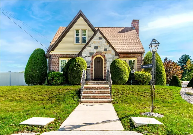 Photo 1 of Single family home for sale at 3 Moreland St, Johnston, RI 02919 | MLS# 1422966 | Listing updated on 2026-10-03