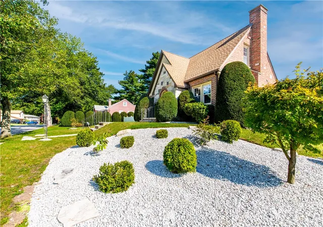Photo 3 of Single family home for sale at 3 Moreland St, Johnston, RI 02919 | MLS# 1422966 | Listing updated on 2026-10-03