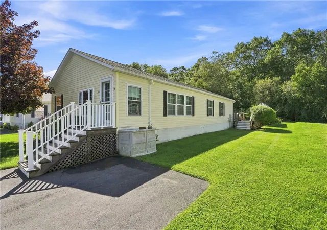 Photo 1 of Single family home for sale at 40 Blackbird Ct, Tiverton, RI 02878 | MLS# 1422587 | Listing updated on 2026-10-28