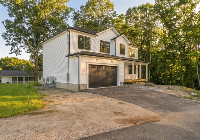 Photo 2 of Single family home for sale at 47 Dale St, Cumberland, RI 02864 | MLS# 1423022 | Listing updated on 2026-09-10