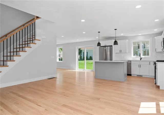 Photo 4 of Single family home for sale at 47 Dale St, Cumberland, RI 02864 | MLS# 1423022 | Listing updated on 2026-09-10