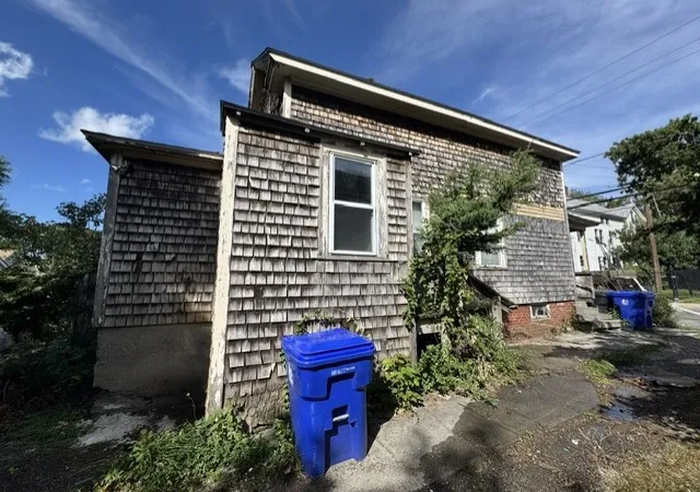 Photo 4 of Sale Pending at 397 Metacom Ave, Warren, RI 02885 | MLS# 1421343 | Listing updated on 2026-09-16