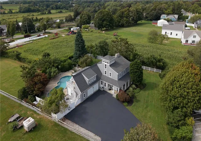 Single family home for sale at 2040 E Main Rd, Portsmouth, RI 02871 | MLS# 1423047