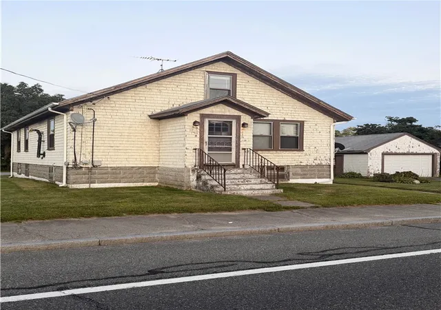 Photo 1 of Single family home for sale at 156 Stafford Rd, Tiverton, RI 02878 | MLS# 1423012 | Listing updated on 2026-09-12