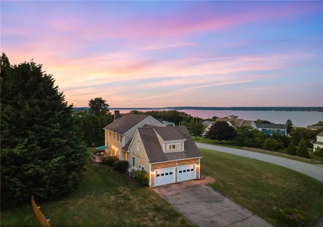 Photo 3 of Single family home for sale at 326 Windstone Dr, Portsmouth, RI 02871 | MLS# 1423060 | Listing updated on 2026-09-28