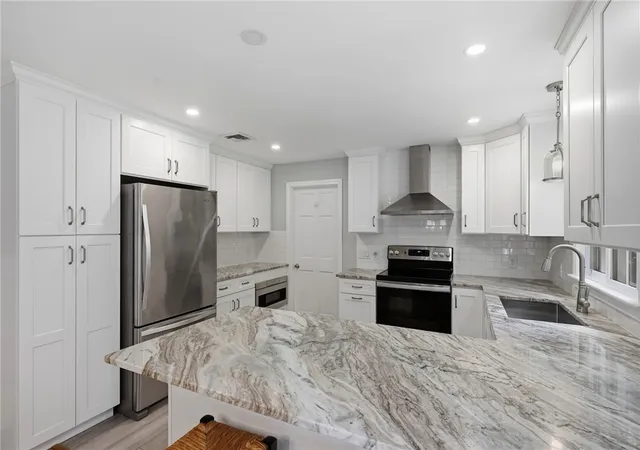Photo 3 of Single family home for sale at 565 Shippeetown Rd, East Greenwich, RI 02818 | MLS# 1423063 | Listing updated on 2026-09-22