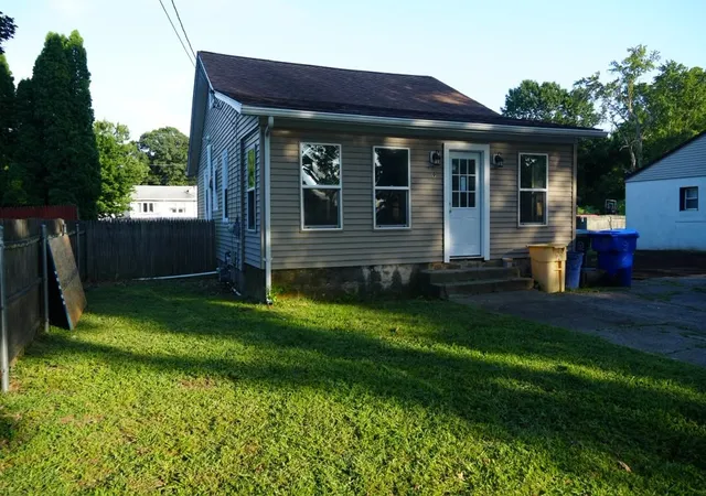 Photo 1 of Single family home for sale at 9 Vineland Ave, Rumford, RI 02916 | MLS# 1422505 | Listing updated on 2026-09-11