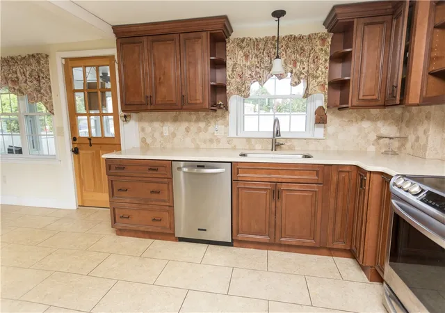 Photo 2 of Sale Pending at 499 Squantum Dr, Warwick, RI 02888 | MLS# 1422393 | Listing updated on 2026-10-11