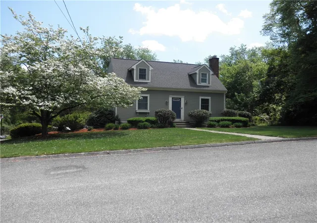 Photo 2 of Single family home for sale at 36 Wildflower Dr, Seekonk, MA 02771 | MLS# 1422074 | Listing updated on 2026-09-25
