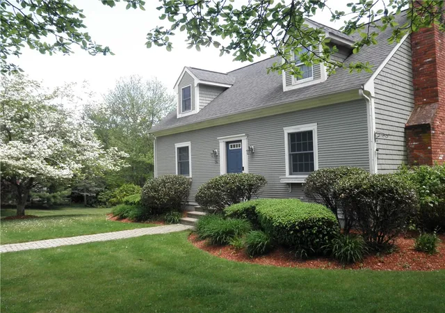 Photo 3 of Single family home for sale at 36 Wildflower Dr, Seekonk, MA 02771 | MLS# 1422074 | Listing updated on 2026-09-25