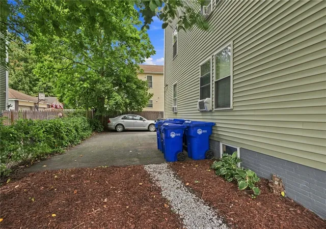Photo 4 of Sale Pending at 419 Orms St, Providence, RI 02908 | MLS# 1422191 | Listing updated on 2026-10-16