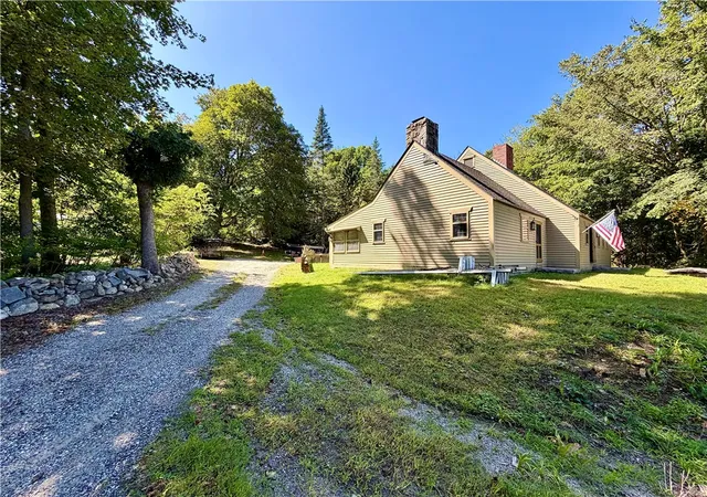 Photo 3 of Single family home for sale at 51 Elizabeth Ave, North Smithfield, RI 02896 | MLS# 1423131 | Listing updated on 2026-09-13