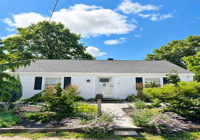 Photo 1 of Single family home for sale at 9 Loyola Ter, Newport, RI 02840 | MLS# 1423118 | Listing updated on 2026-09-12