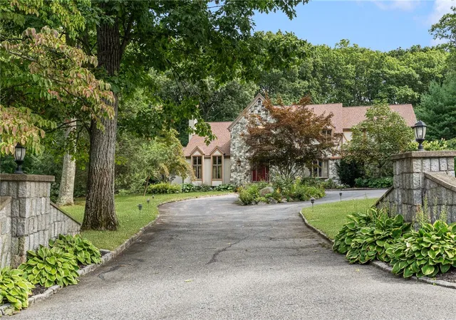 Photo 3 of Single family home for sale at 2 Lancers Ln, Lincoln, RI 02865 | MLS# 1422584 | Listing updated on 2026-10-05
