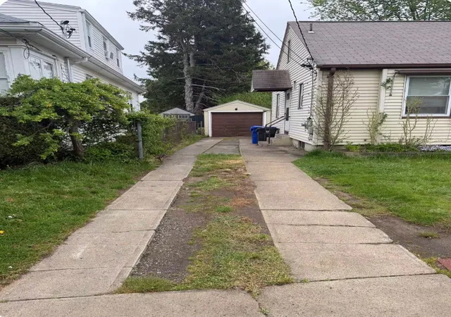 Photo 2 of Single family home for sale at 201 Power Rd, Pawtucket, RI 02860 | MLS# 1423196 | Listing updated on 2026-09-13