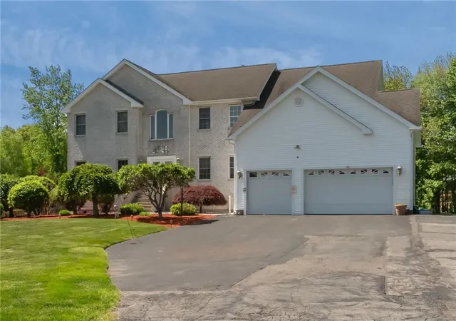 Photo 3 of Mansion for sale at 38 Steeple Ln, Lincoln, RI 02865 | MLS# 1423256 | Listing updated on 2026-09-14